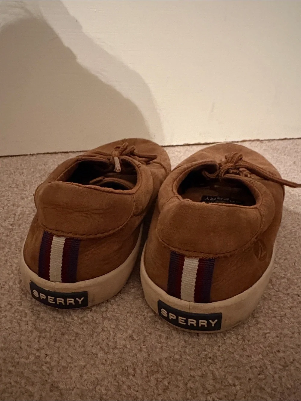Sperry Men’s size 4 Tan Leather Lace-Up Boat Shoes